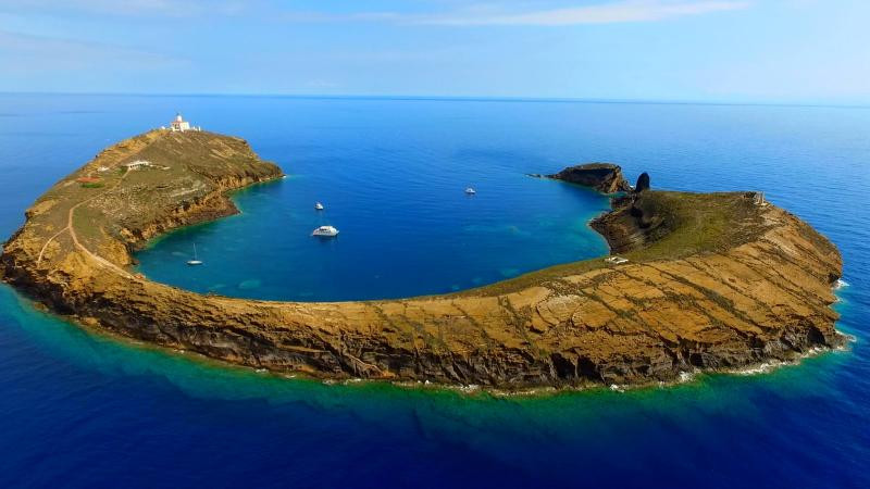 Navegar a las Islas Columbretes en velero desde Valencia